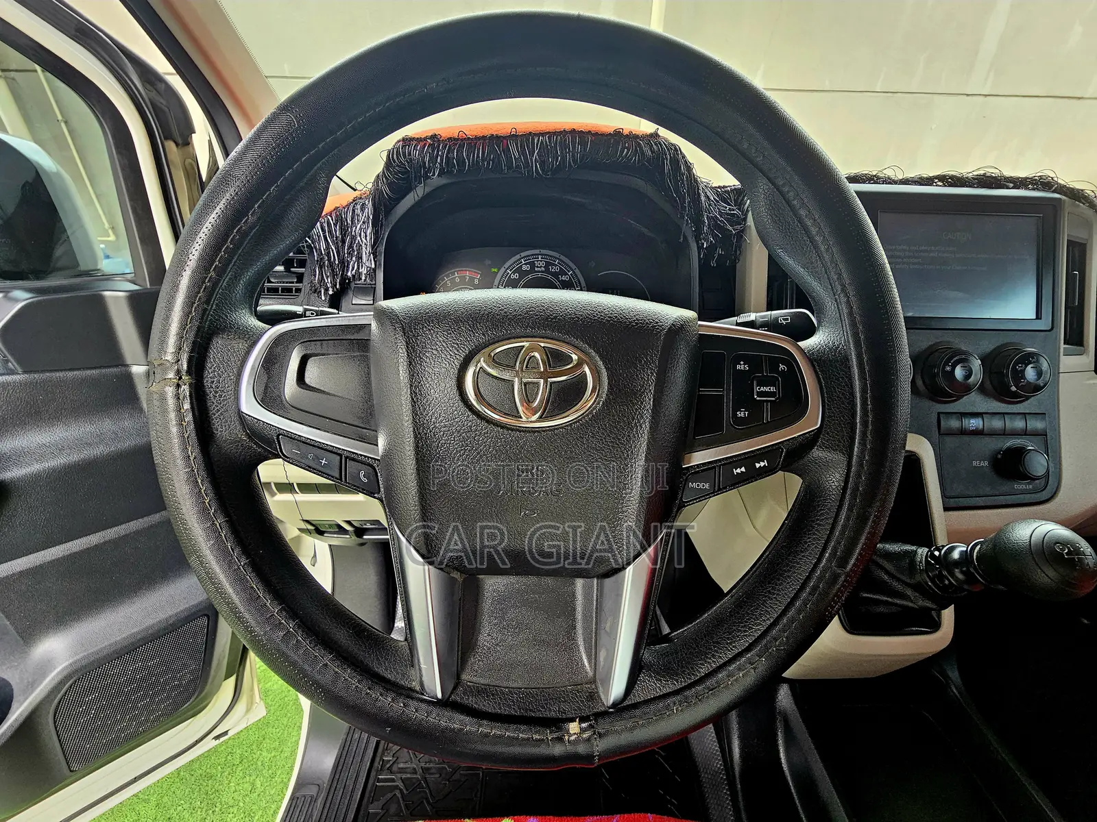 Toyota HiAce 2022 White