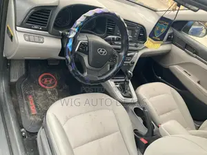 Hyundai Elantra SE Sedan FWD (2.0L 4cyl 6M) 2017 Blue