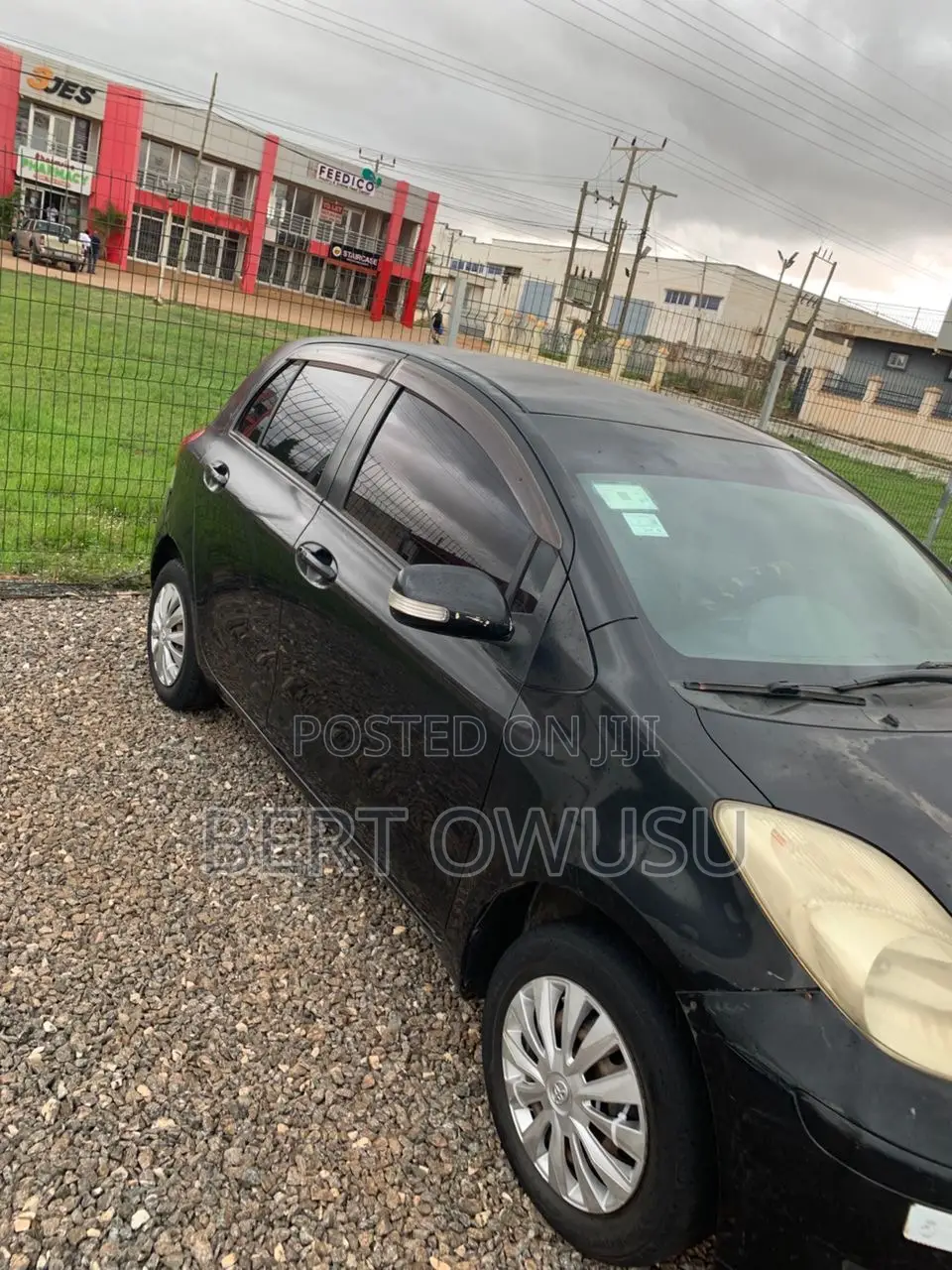 Toyota Vitz 2010 Black