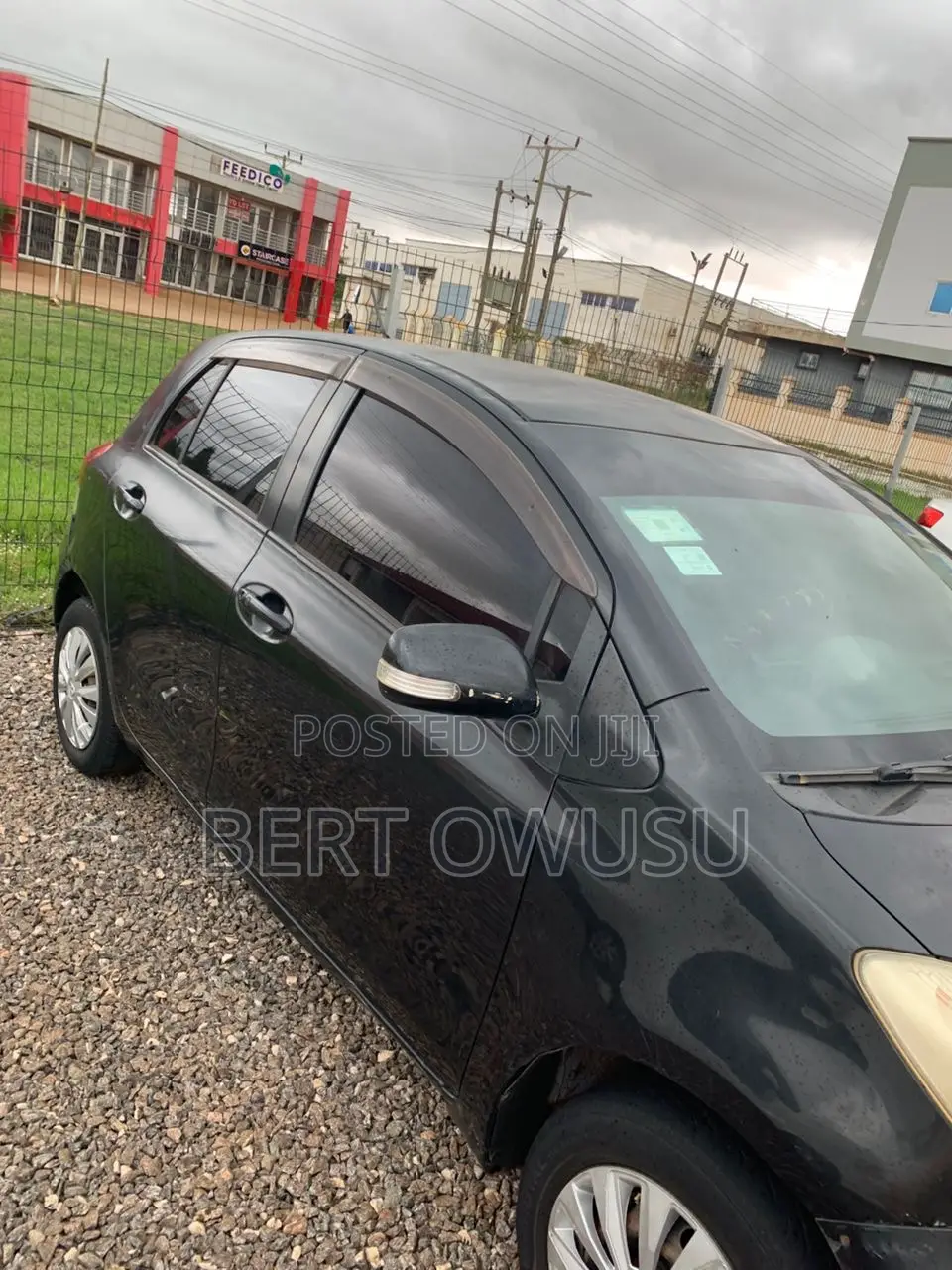 Toyota Vitz 2010 Black