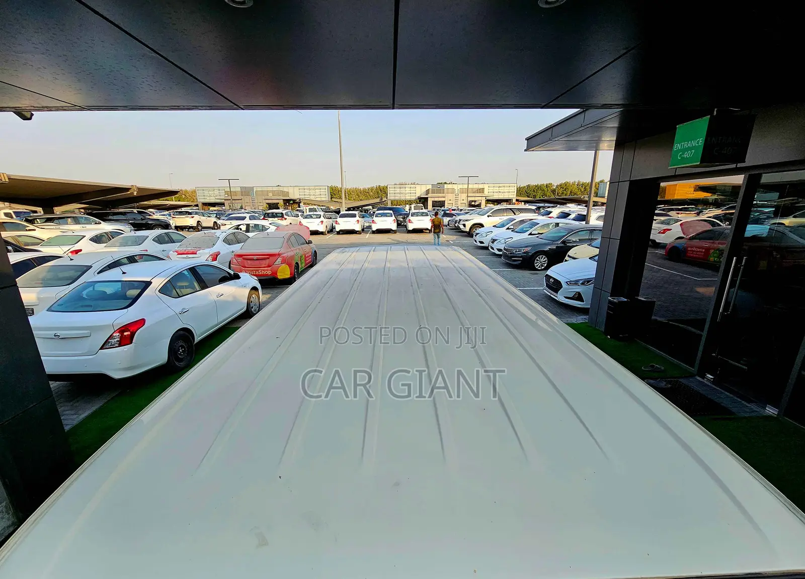 Toyota HiAce 2021 White