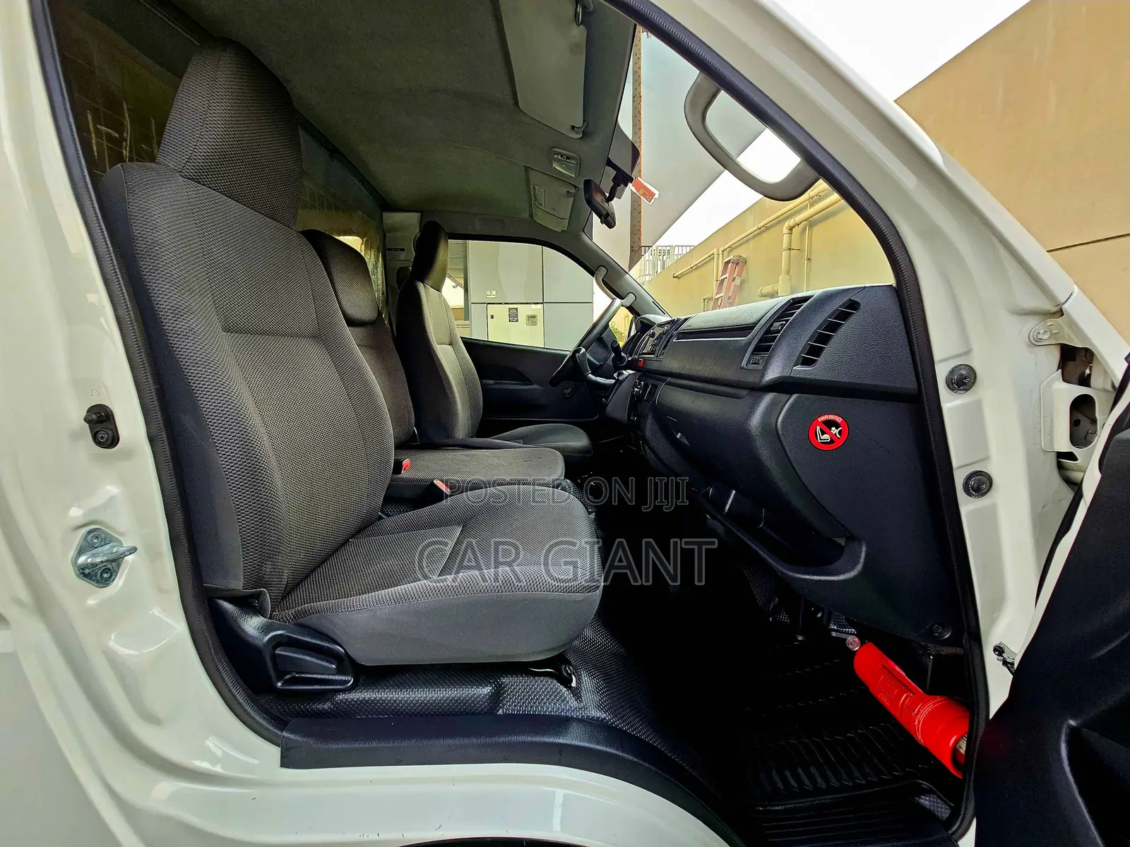 Toyota HiAce 2021 White