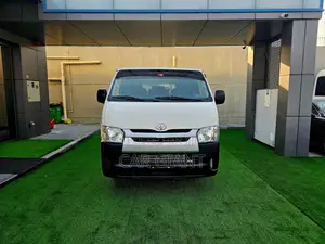 Toyota HiAce 2021 White