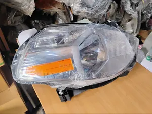Nissan Versa 2006/2007/2008/2008/2009/2010 Headlight Set