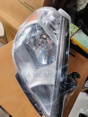 Nissan Versa 2006/2007/2008/2008/2009/2010 Headlight Set