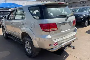 Toyota Fortuner 2007 Silver