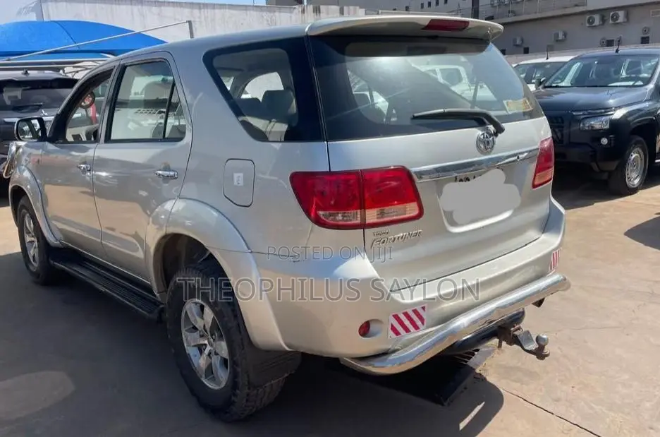Toyota Fortuner 2007 Silver