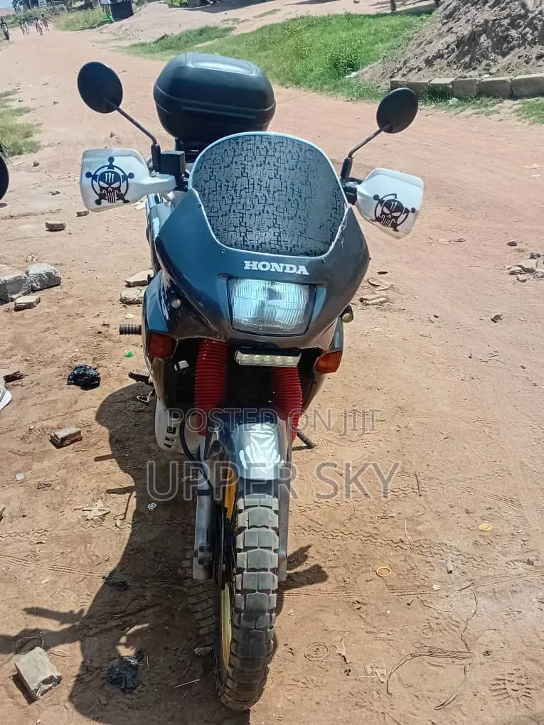 Honda Transalp XL600V 2025 Black