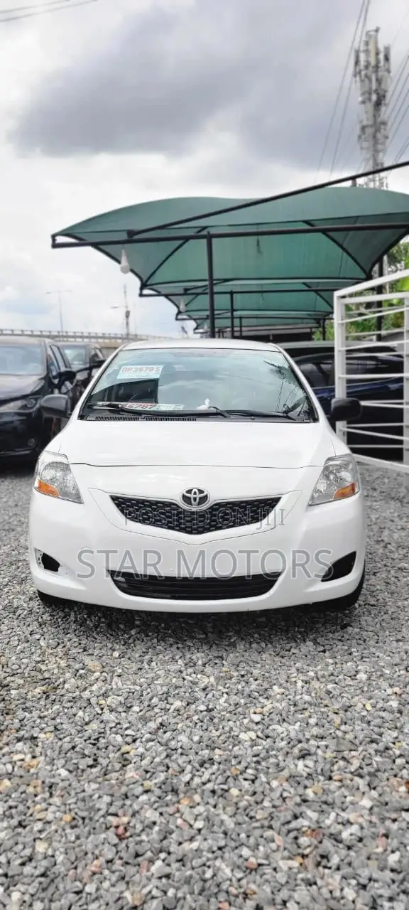 Toyota Yaris 2012 White