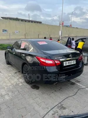 Nissan Altima 2.5 2017 Black