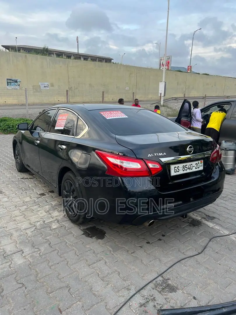 Nissan Altima 2.5 2017 Black