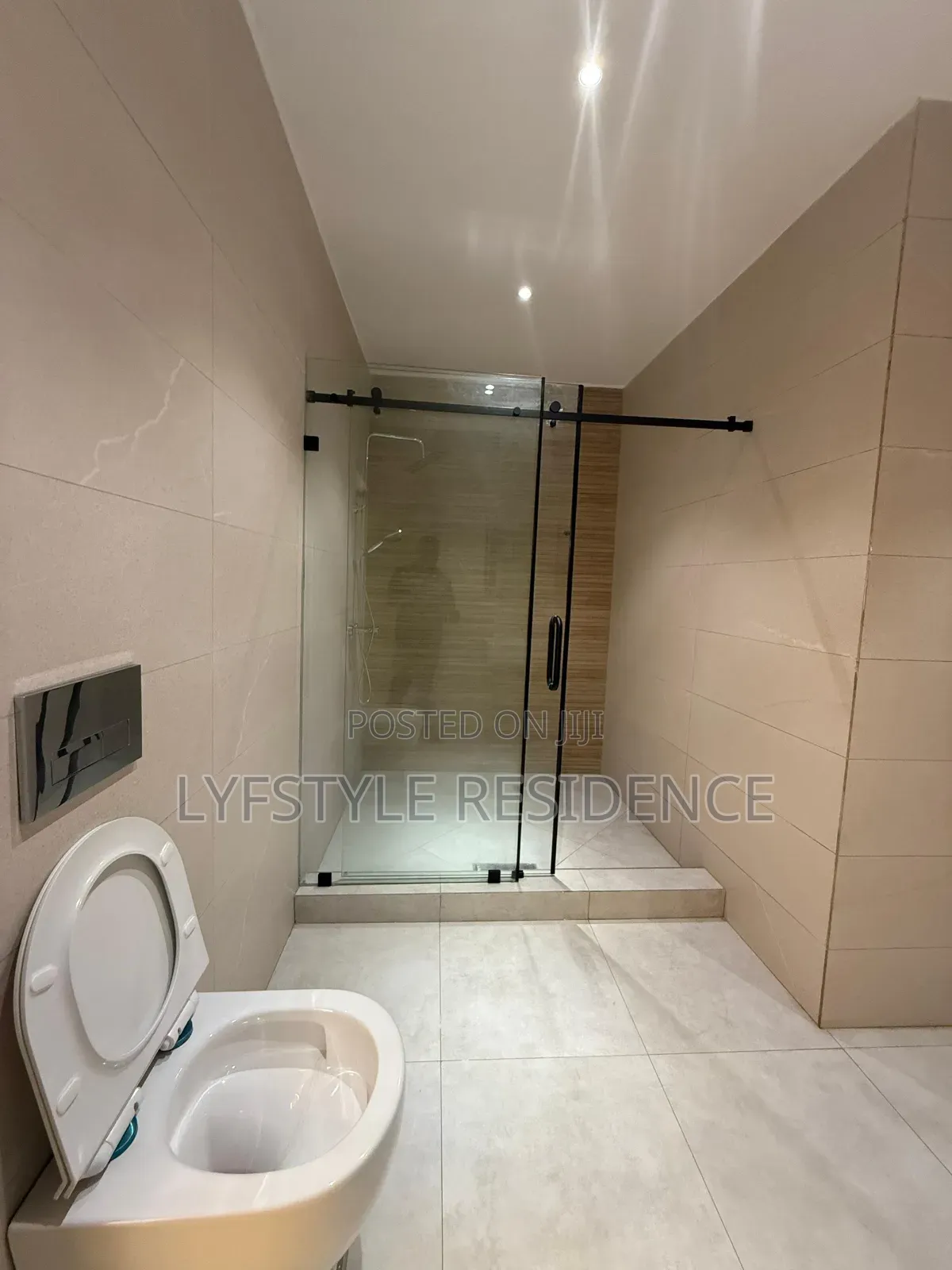 4bdrm House in Adjiringanor, Ability for sale