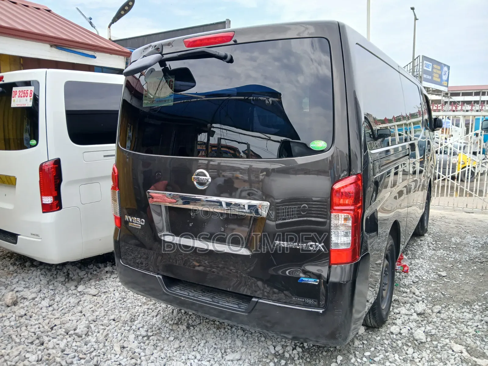 Nissan Caravan (Urvan) 2015 Black