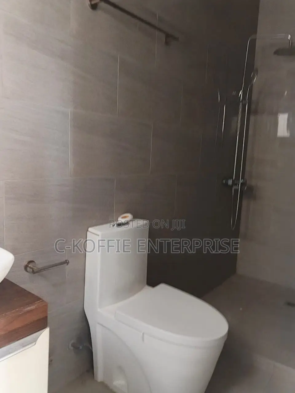 5bdrm House in Achimota for rent