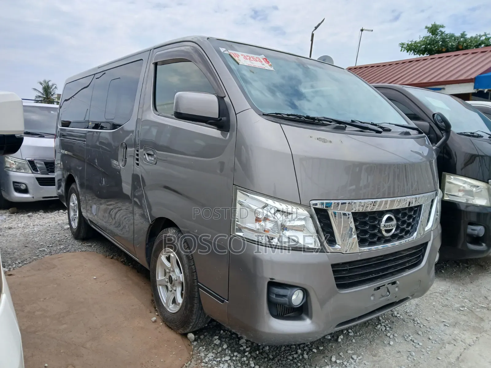 Nissan Caravan (Urvan) 2015 Grey