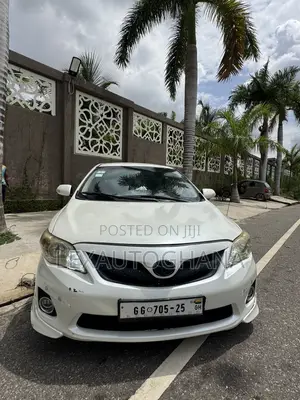 Toyota Corolla 2012 White