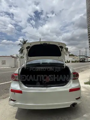 Toyota Corolla 2012 White