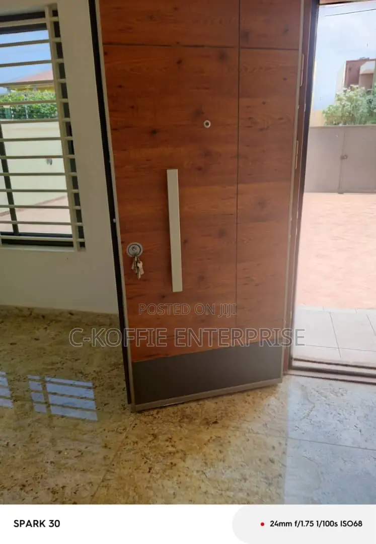 5bdrm Mansion in Dzorwulu for rent