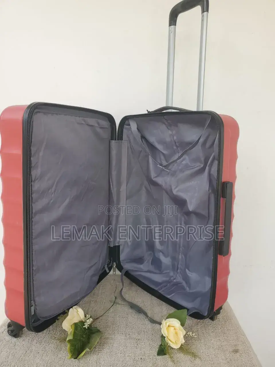 Featherstone Hard-Shell/ Traveling Suitcase . Red Color
Medium Size