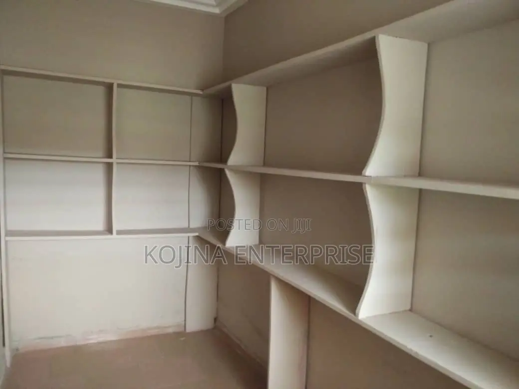 4bdrm House in Brofoyedu, Kumasi Metropolitan for rent