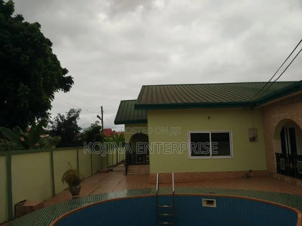 4bdrm House in Brofoyedu, Kumasi Metropolitan for rent