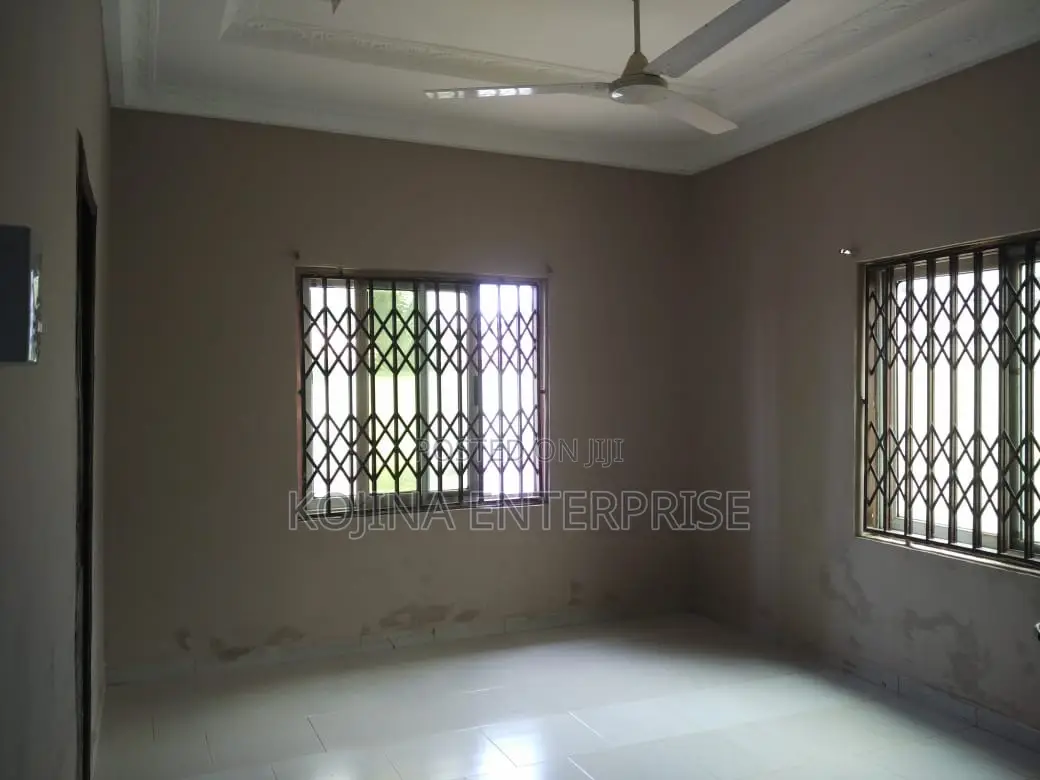 4bdrm House in Brofoyedu, Kumasi Metropolitan for rent