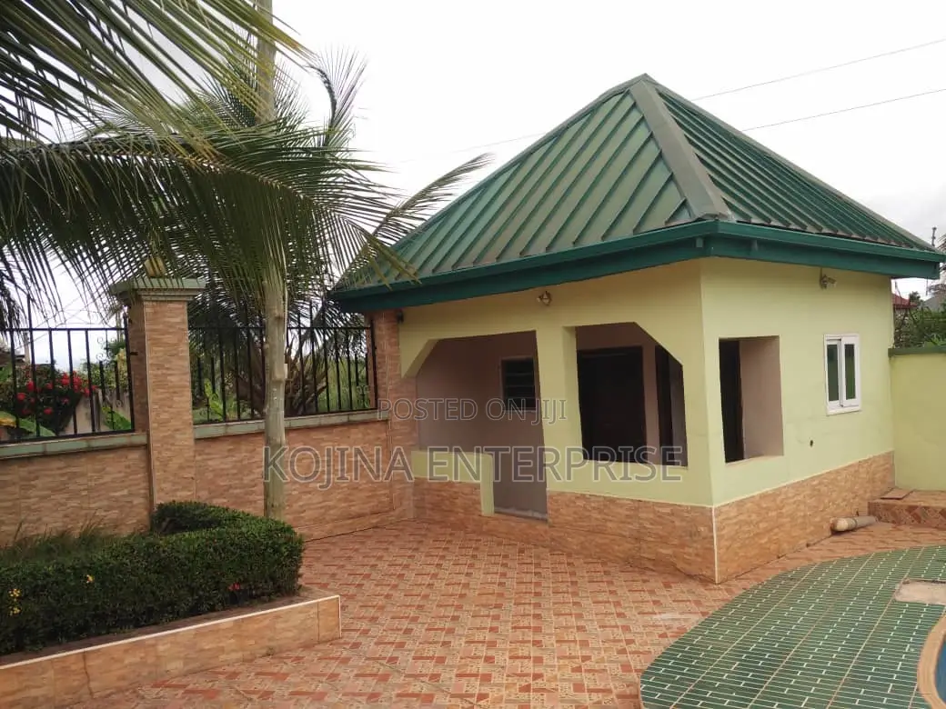 4bdrm House in Brofoyedu, Kumasi Metropolitan for rent