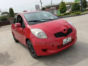 Toyota Vitz 1.3 FWD 5dr 2010 Red