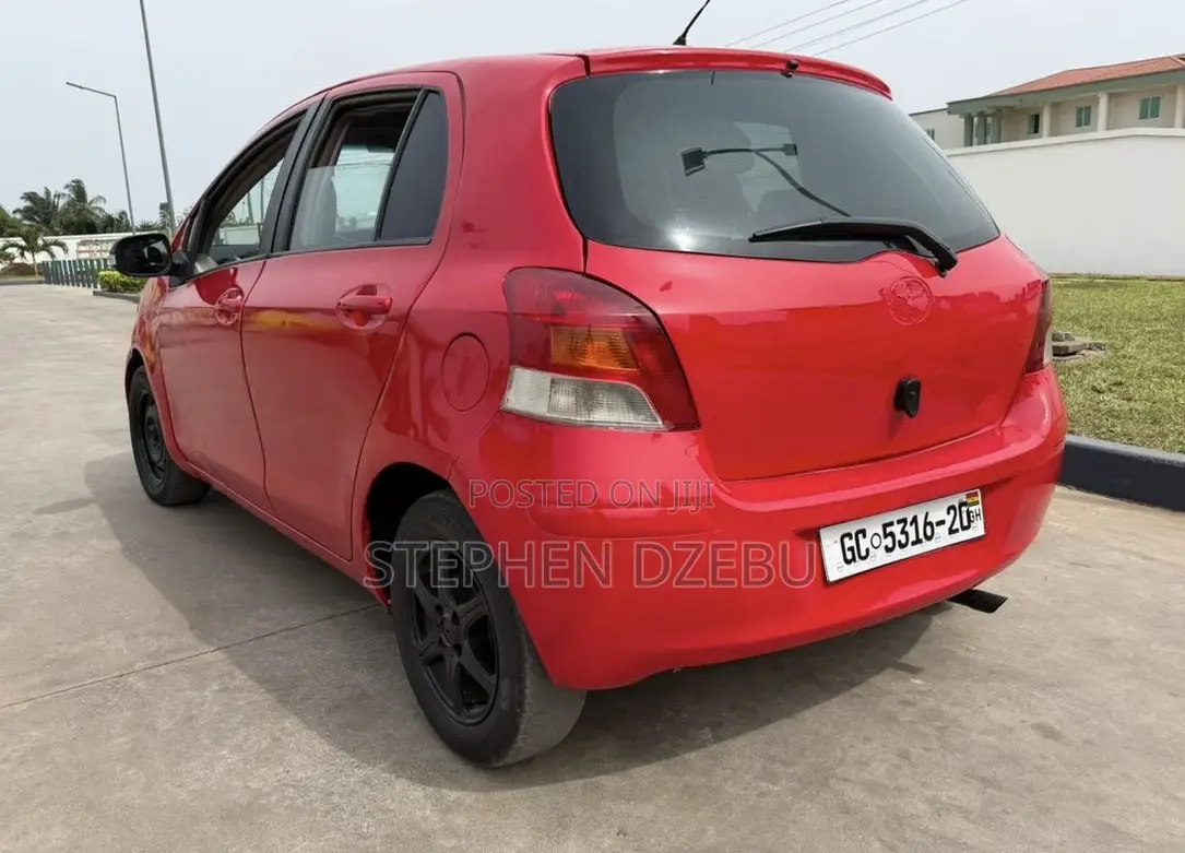Toyota Vitz 1.3 FWD 5dr 2010 Red