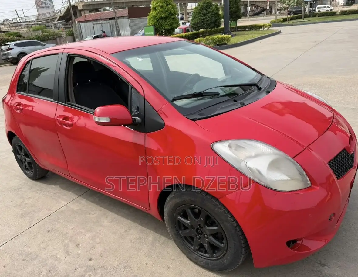 Toyota Vitz 1.3 FWD 5dr 2010 Red