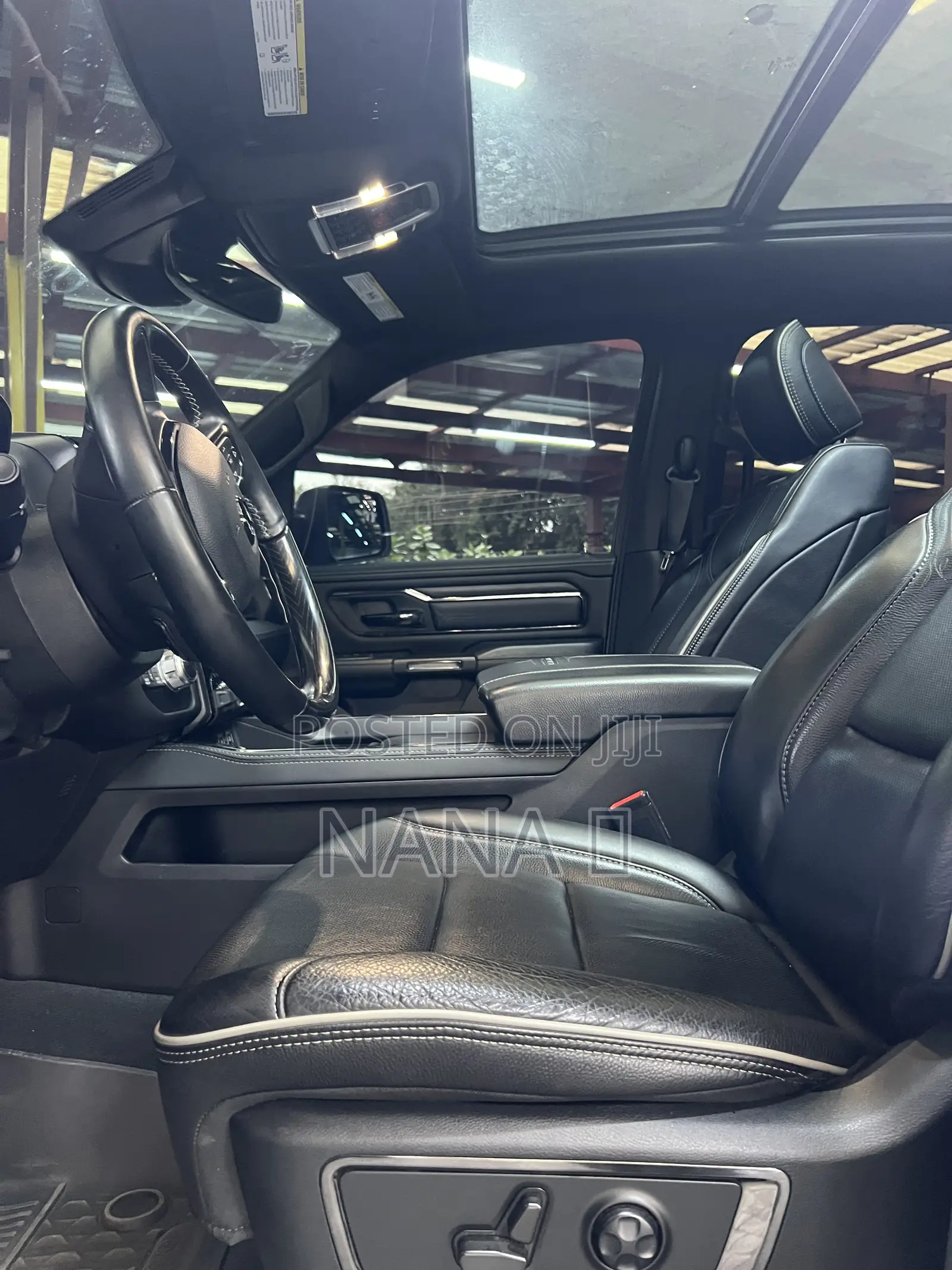 RAM 1500 2022 Black