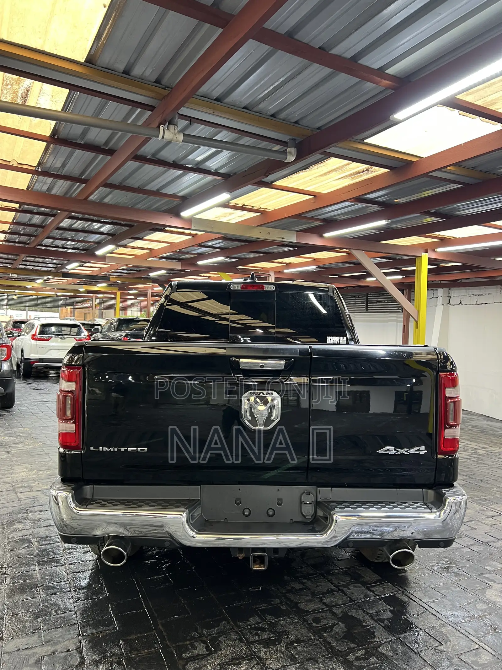 RAM 1500 2022 Black