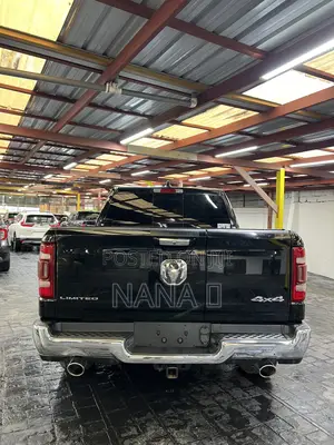 RAM 1500 2022 Black