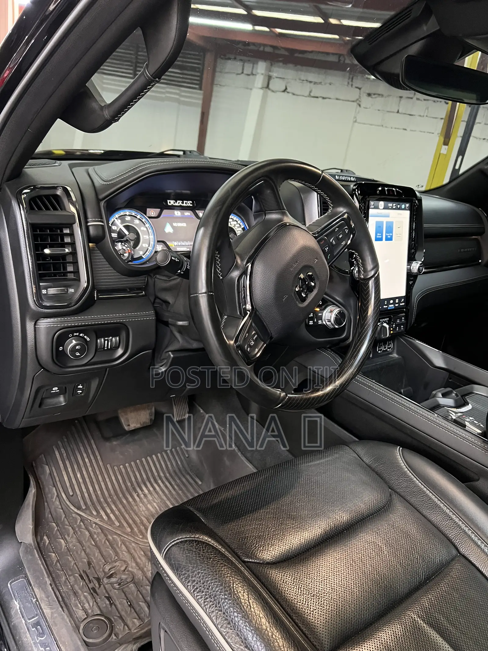 RAM 1500 2022 Black