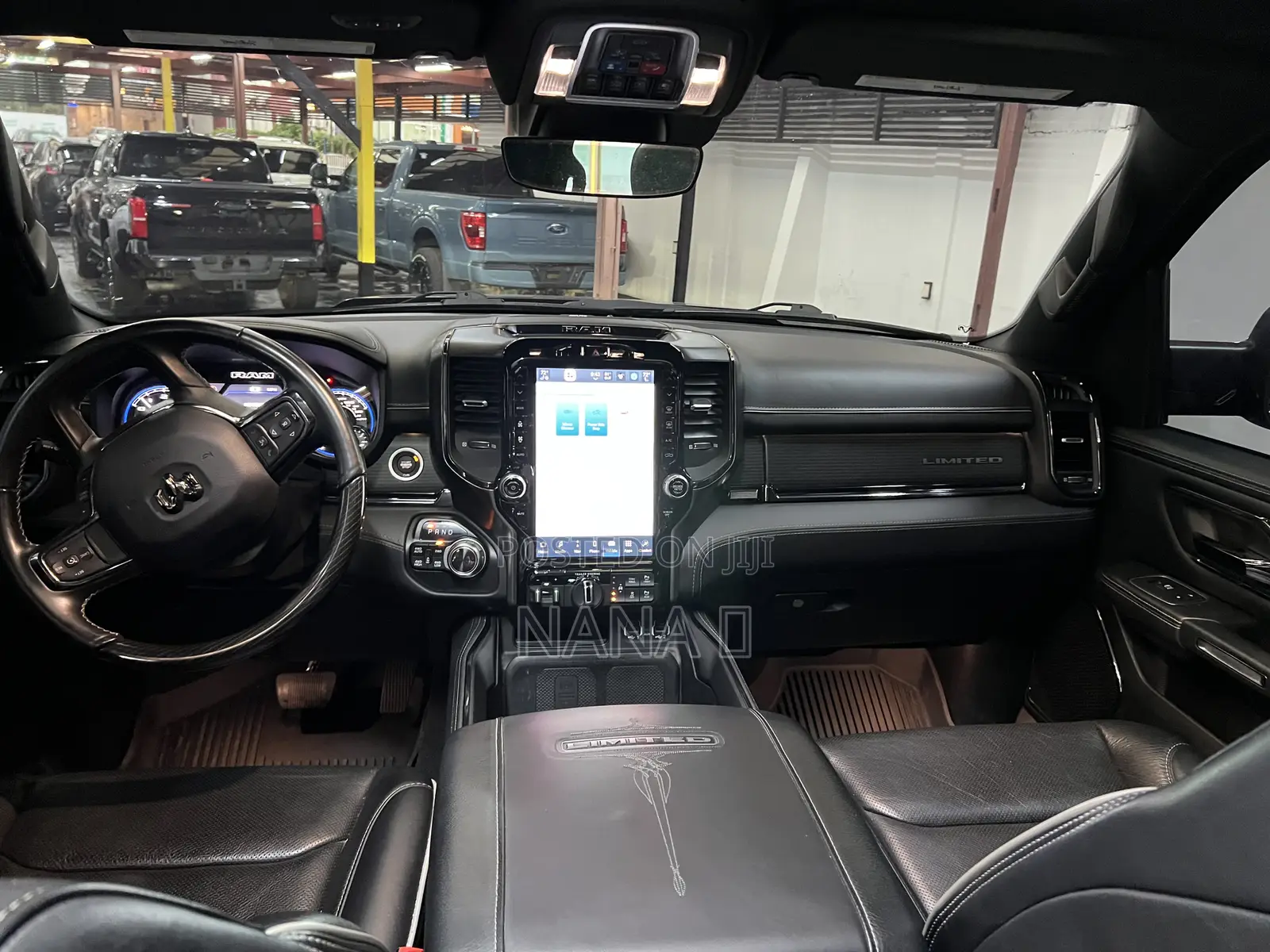 RAM 1500 2022 Black