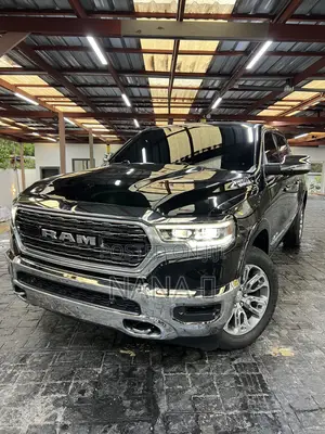RAM 1500 2022 Black