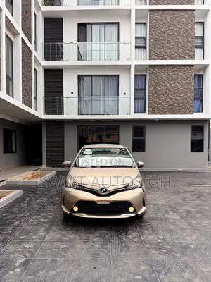 Toyota Vitz 1.3 FWD 5dr 2016 Gold