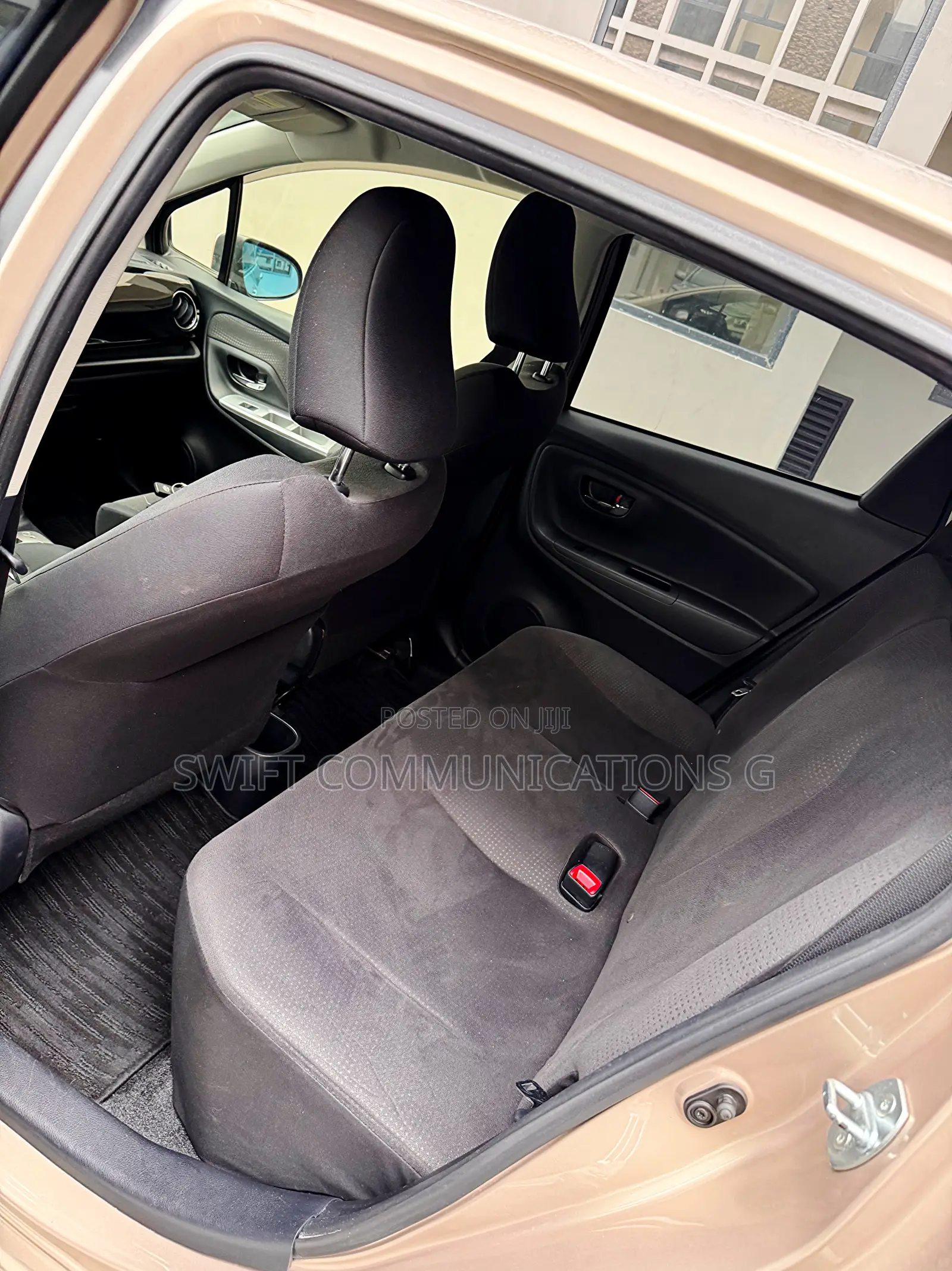 Toyota Vitz 1.3 FWD 5dr 2016 Gold
