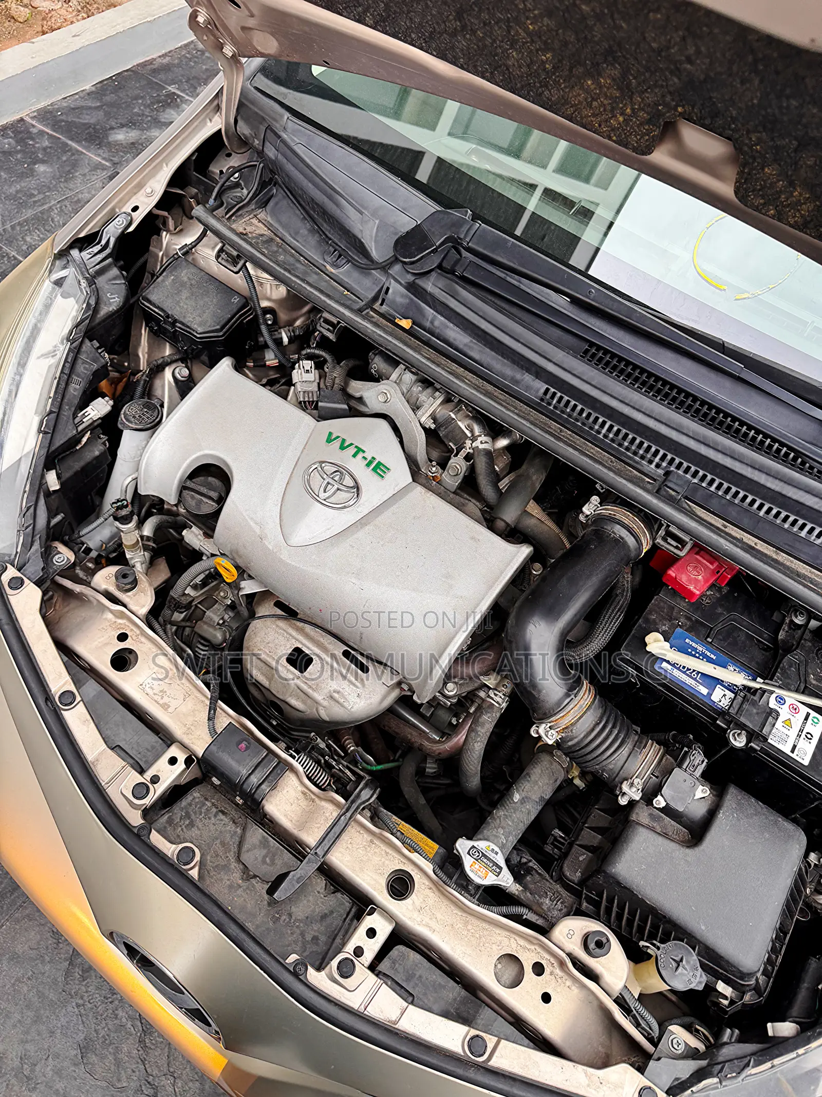 Toyota Vitz 1.3 FWD 5dr 2016 Gold