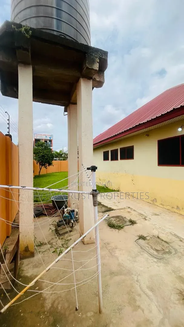 4bdrm House in Kwabenya Acp for rent