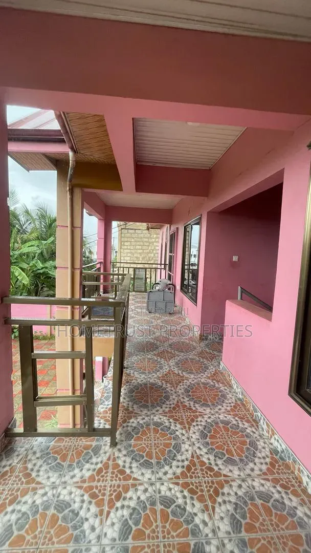 3bdrm Apartment in Ashongman Area, Police Station for rent