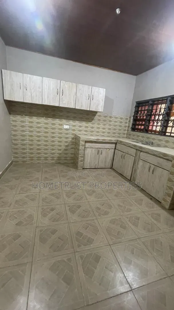 3bdrm Apartment in Ashongman Area, Police Station for rent