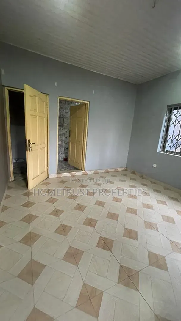 3bdrm Apartment in Ashongman Area, Police Station for rent
