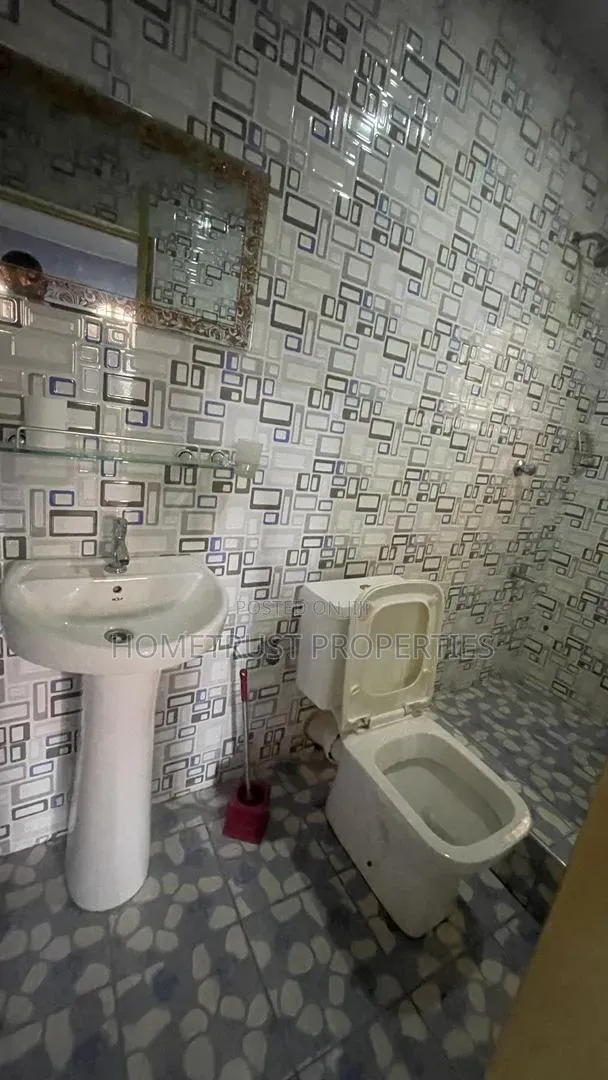 3bdrm Apartment in Ashongman Area, Police Station for rent