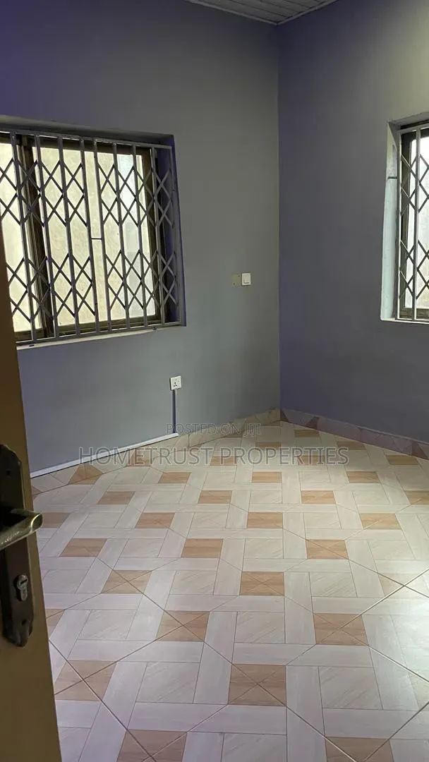 3bdrm Apartment in Ashongman Area, Police Station for rent