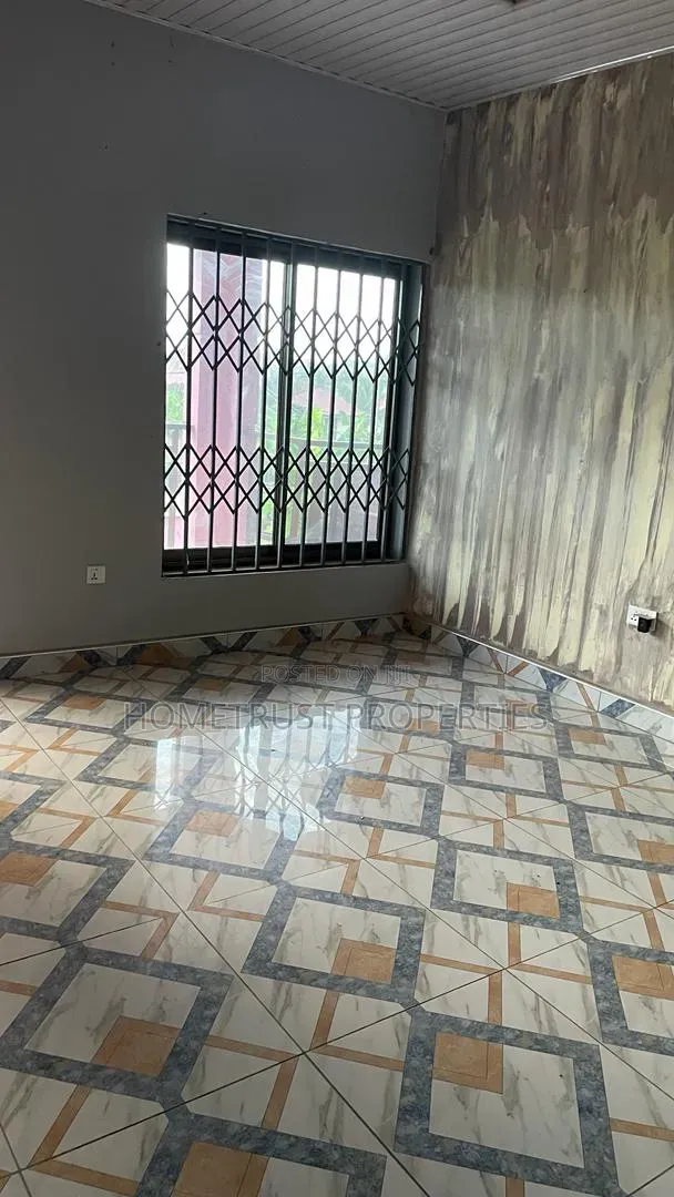 3bdrm Apartment in Ashongman Area, Police Station for rent