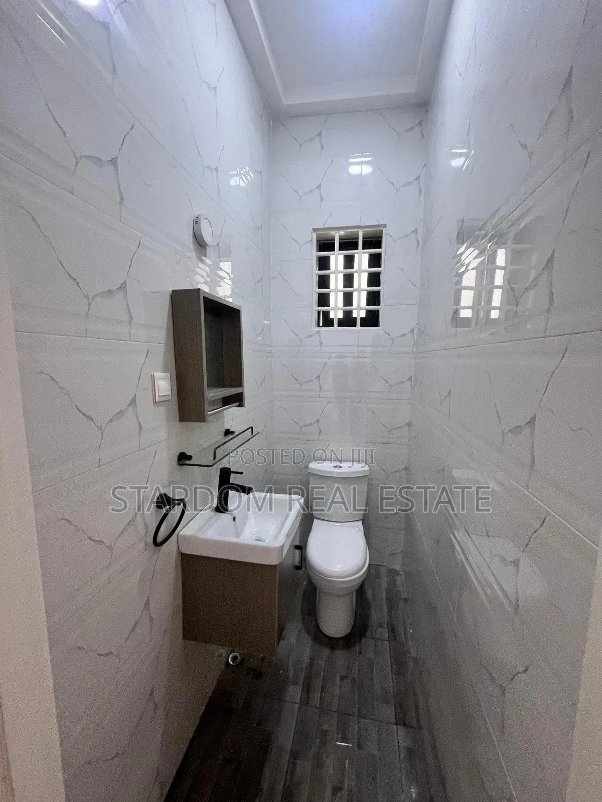 2bdrm Apartment in East Legon, American House for rent