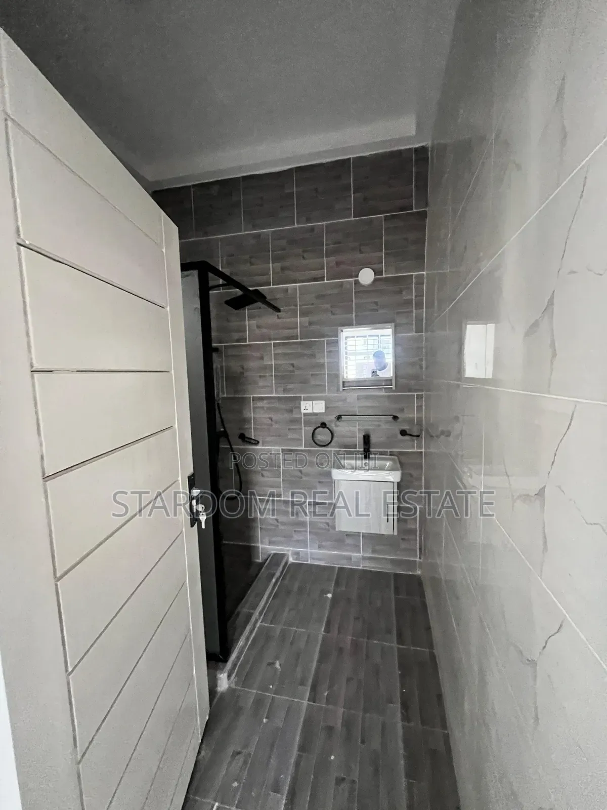 2bdrm Apartment in East Legon, American House for rent