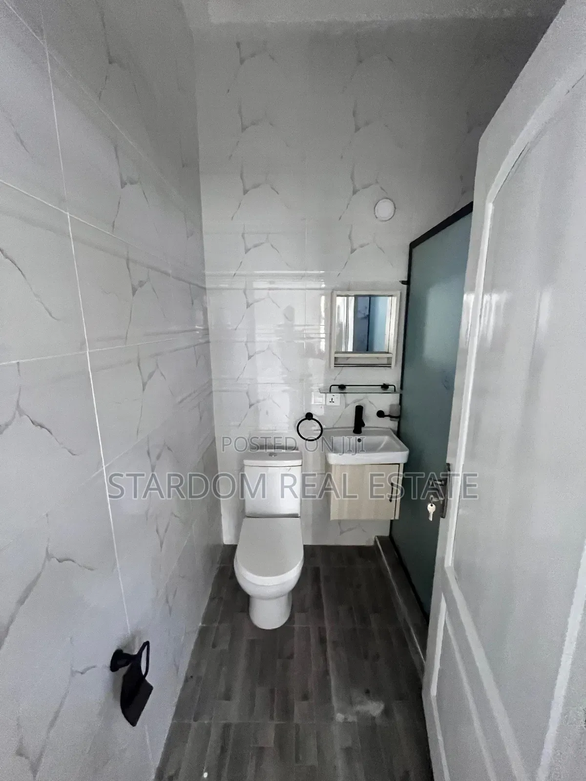 2bdrm Apartment in East Legon, American House for rent