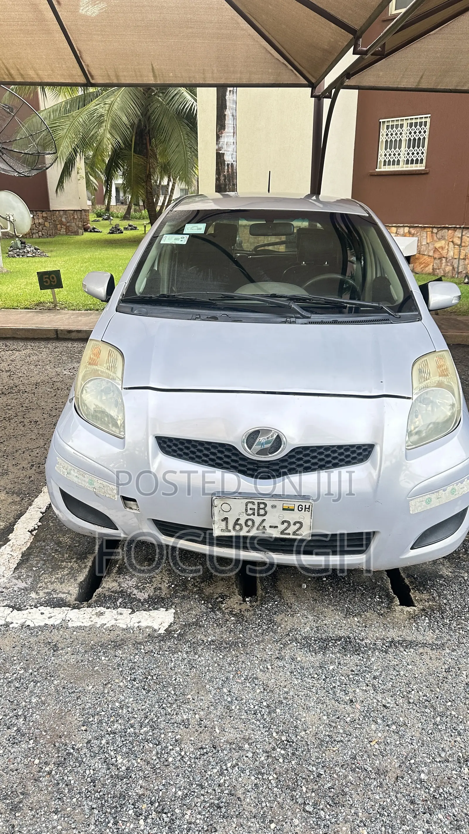 Toyota Vitz 1.3 AWD 5dr 2010 Gray